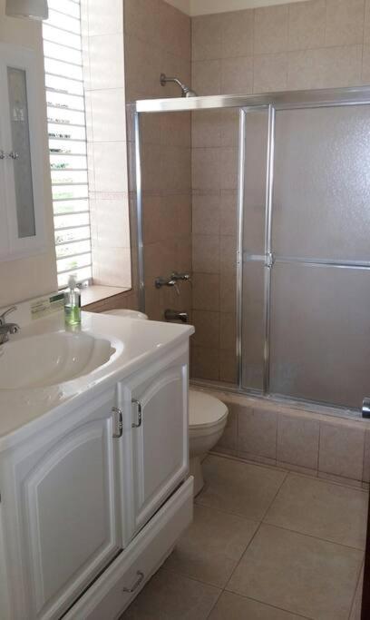 Ocho Rios 2 Bedroom Apartment/Flat Exteriör bild